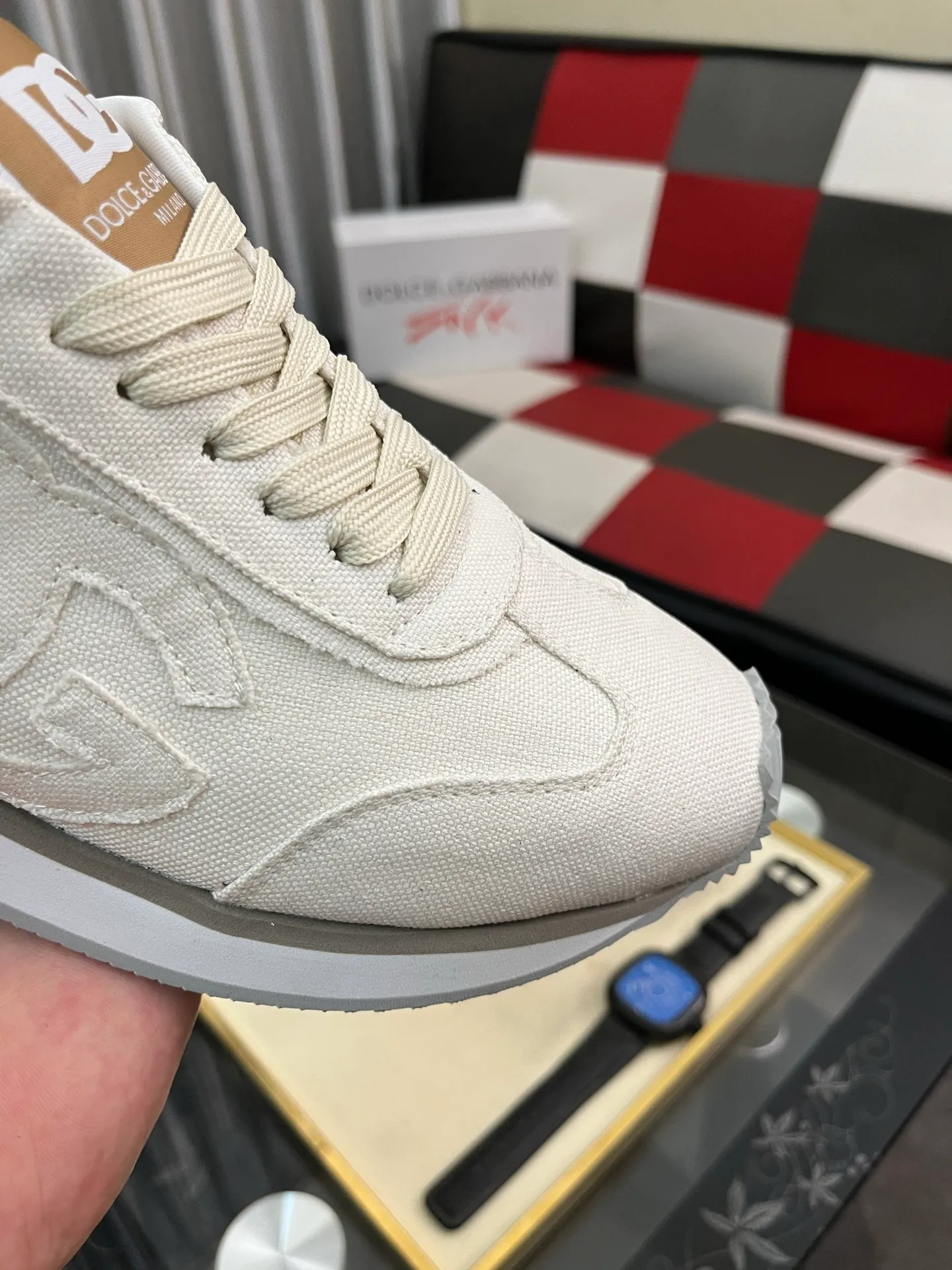 Men's shoes 💰458⌚️⌚️DG's latest popular casual shoes 🔥🔥, the tongue has the brand's iconic details, and the combination of silk cowhide and cow suede enhances the style. Fashionable and versatile, it can complement any look. Create an exquisite design with unique dynamic vitality and modern atmosphere, showing modern elegance. Size: 36-464️⃣colors available